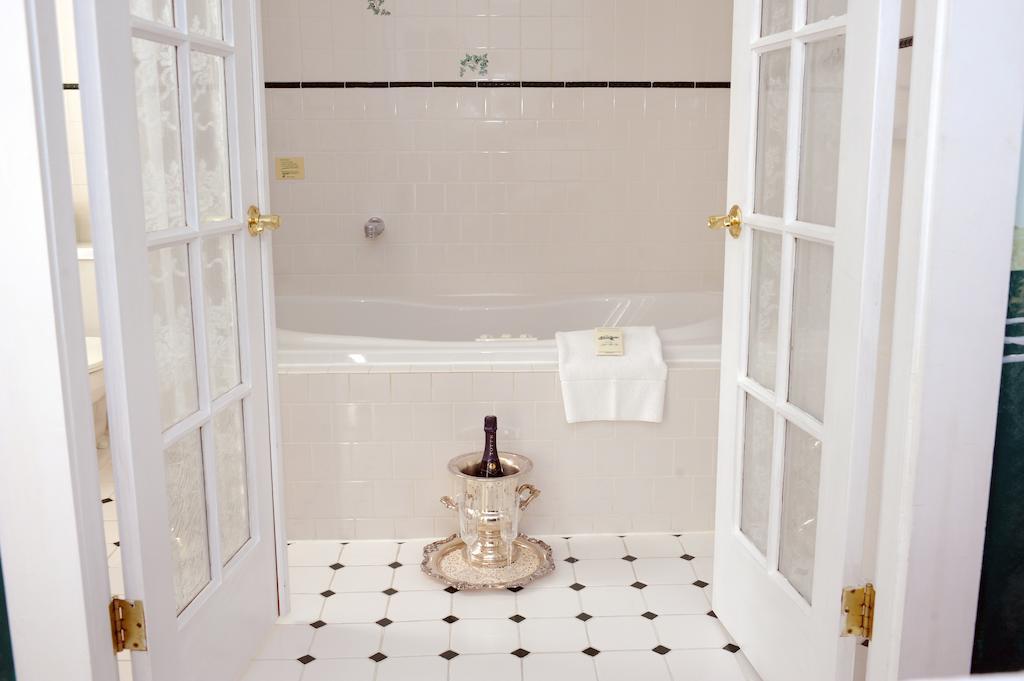 Historic Jacob Hill Inn Seekonk Extérieur photo
